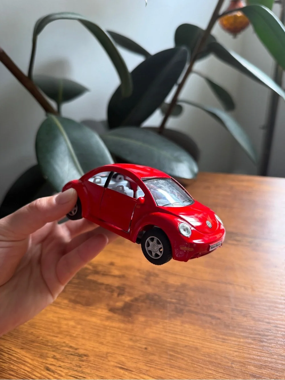 Red Toy Beetle Car KINSMART- Classic Ride-On Style